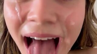Jameliz Benitez Hot Sextape Blowjob Cum In Mouth Video